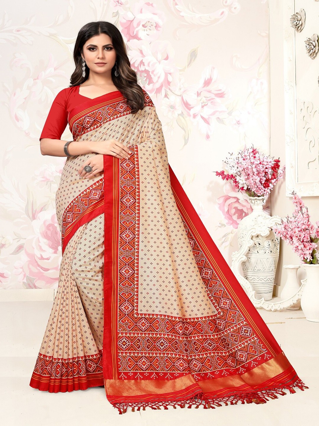 

ARYZE Ethnic Motifs Zari Saree, Cream