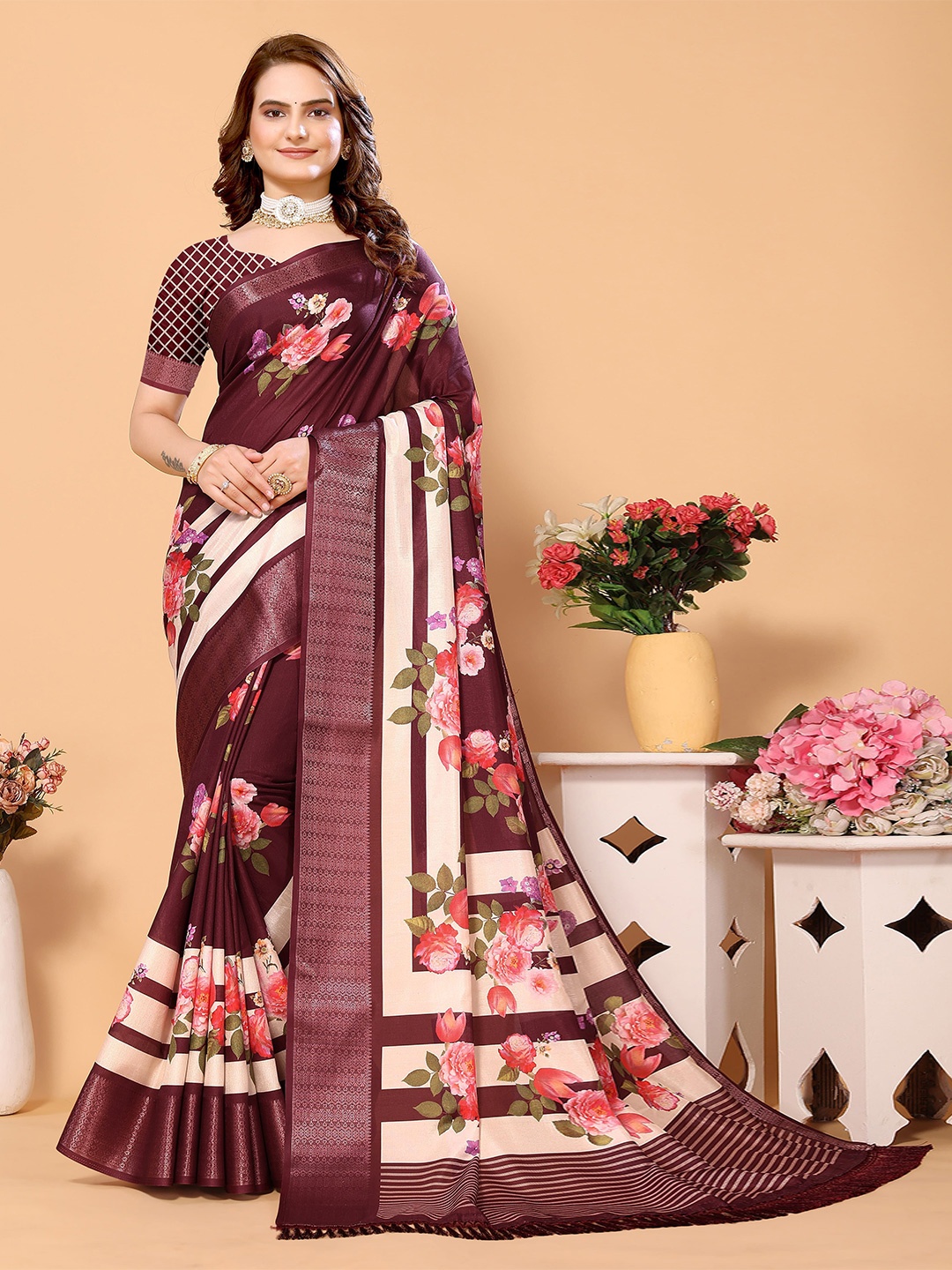 

ARYZE Floral Zari Silk Blend Saree, Brown