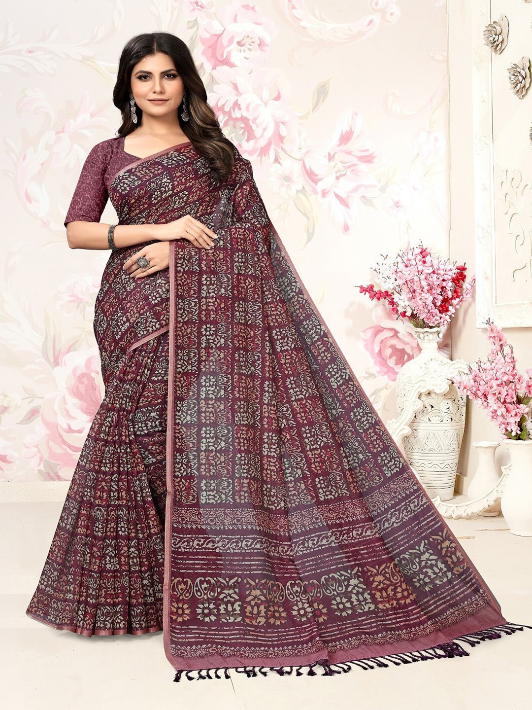 

ARYZE Ethnic Motifs Silk Blend Saree, Maroon