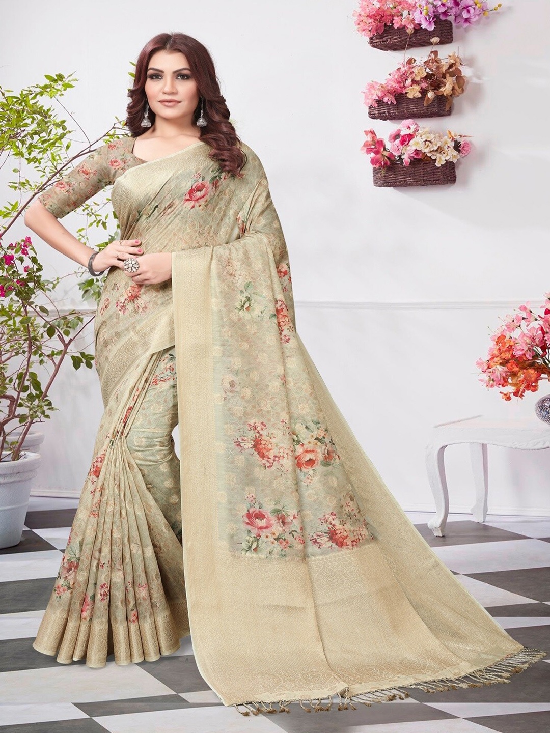 

ARYZE Woven Design Floral Print Zari Silk Blend Saree, Cream