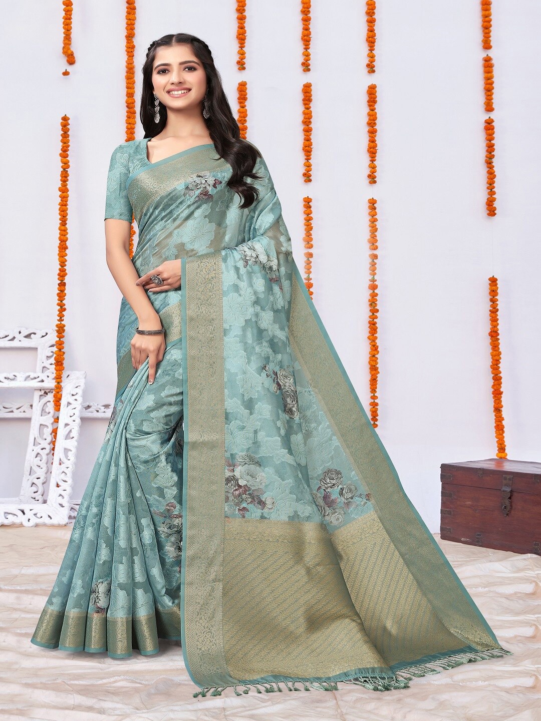 

ARYZE Floral Zari Silk Blend Saree, Blue