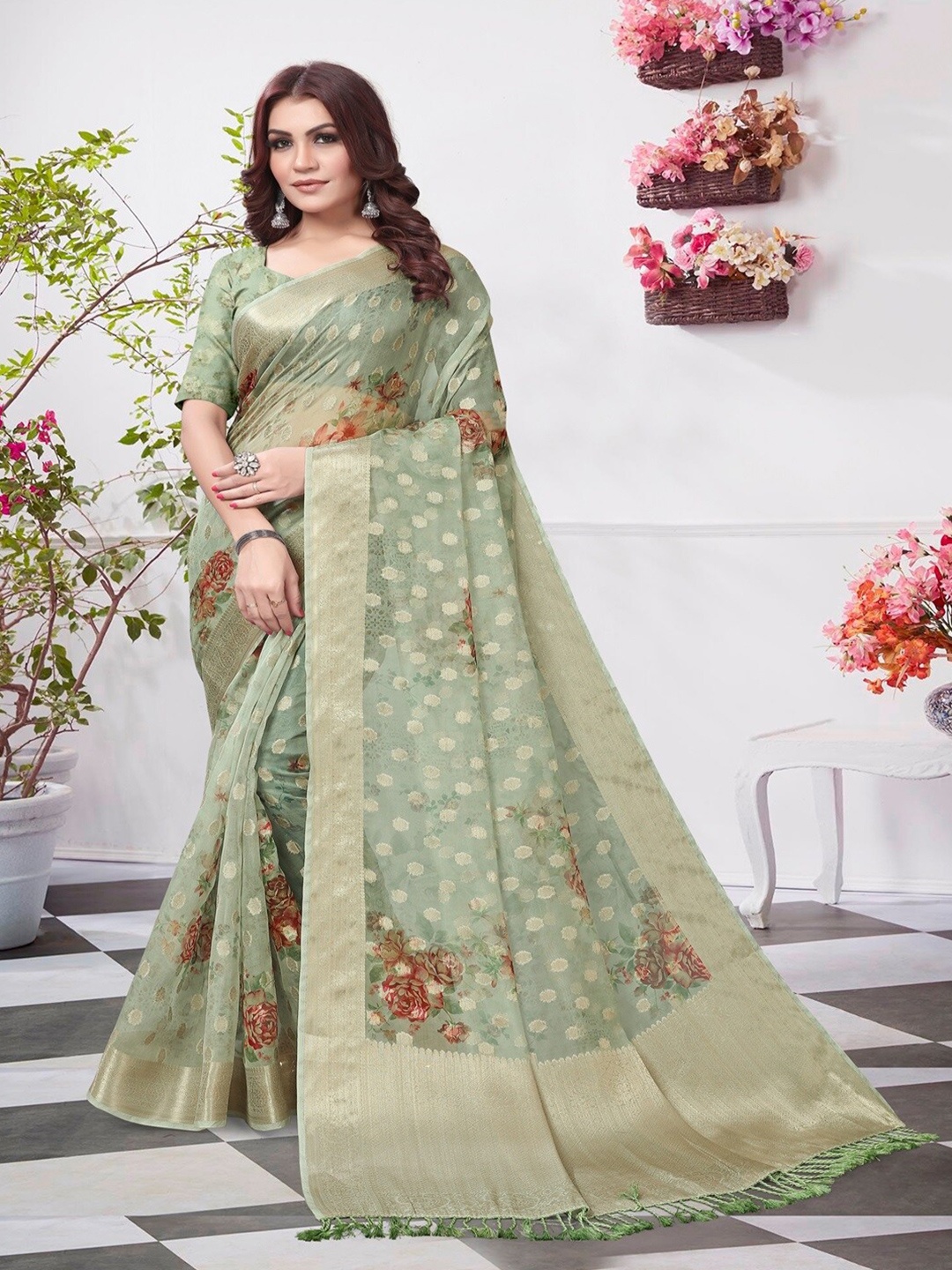 

ARYZE Floral Zari Silk Blend Saree, Green