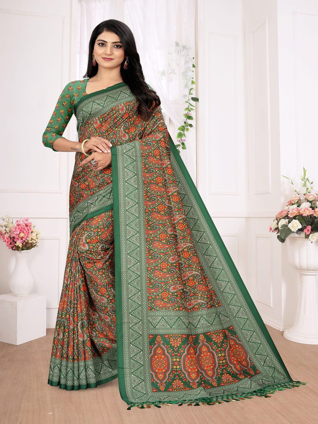 

ARYZE Ethnic Motifs Art Silk Saree, Green