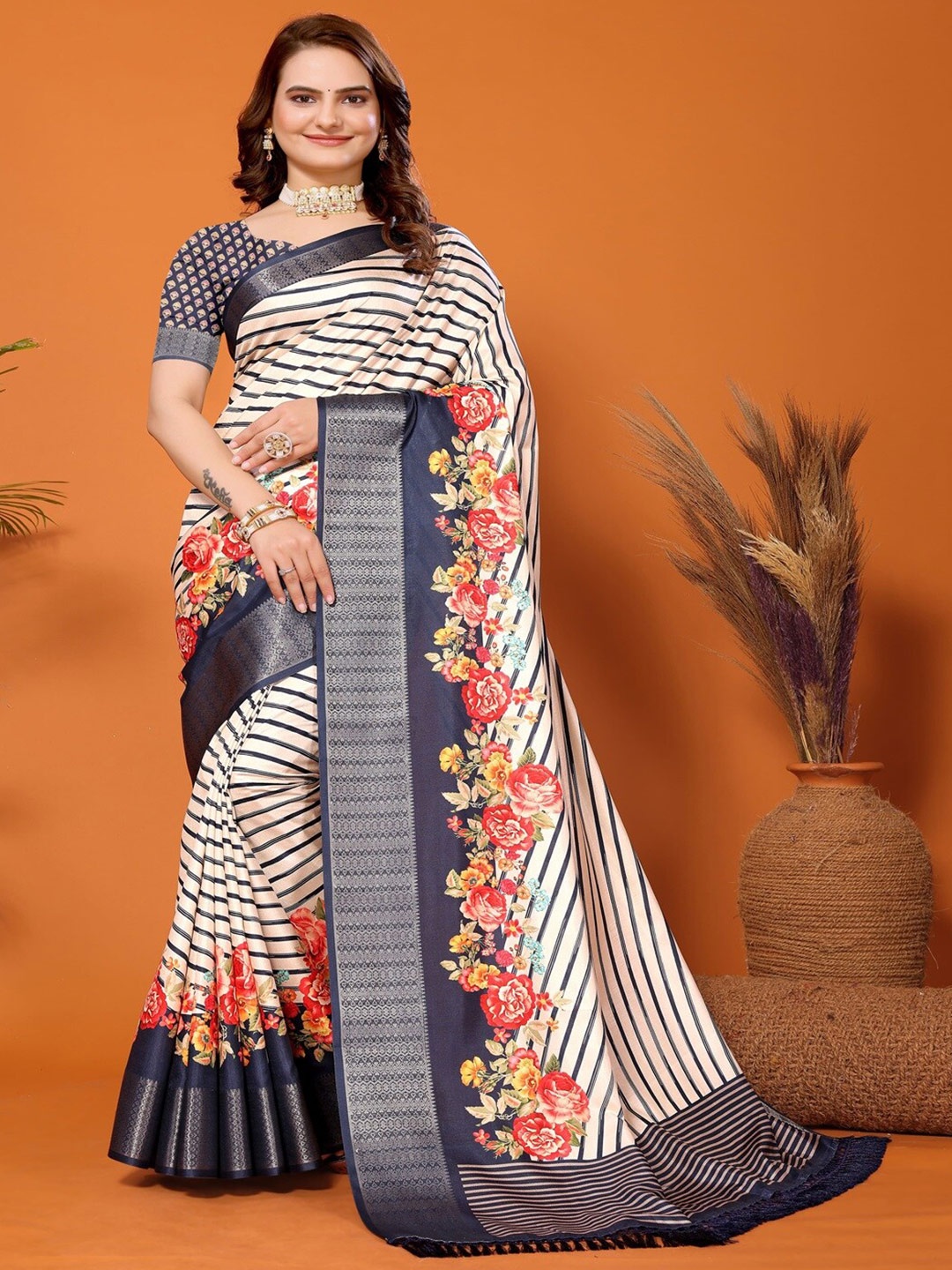 

ARYZE Floral Zari Silk Blend Saree, Blue