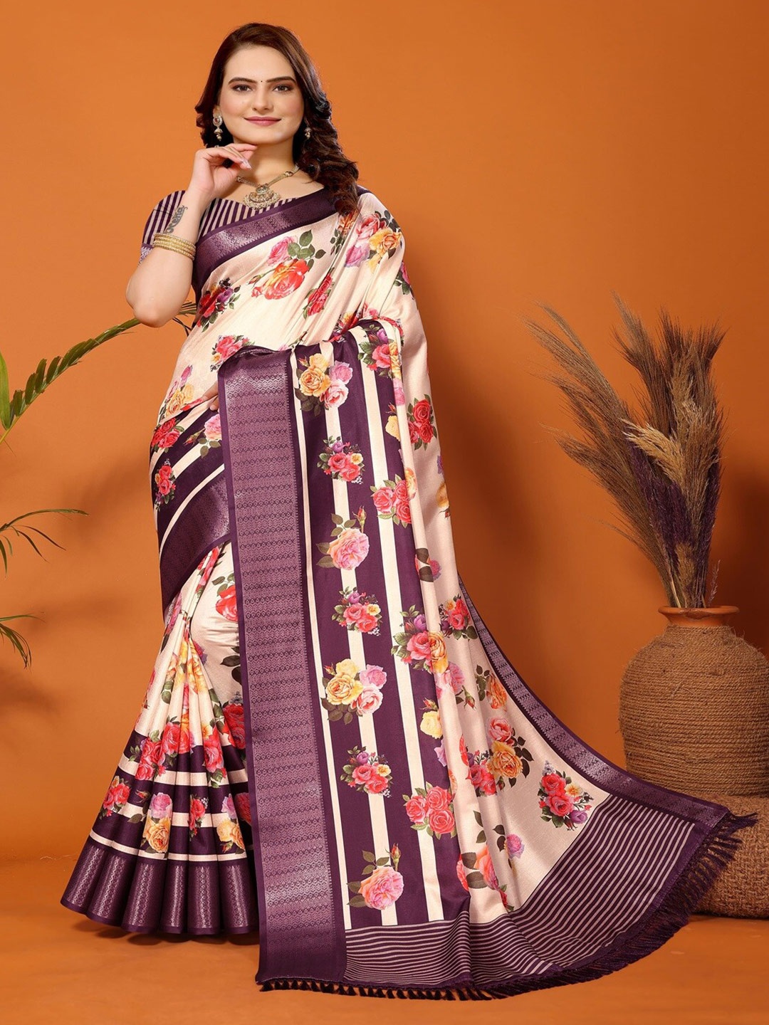 

ARYZE Floral Zari Silk Blend Saree, Mauve