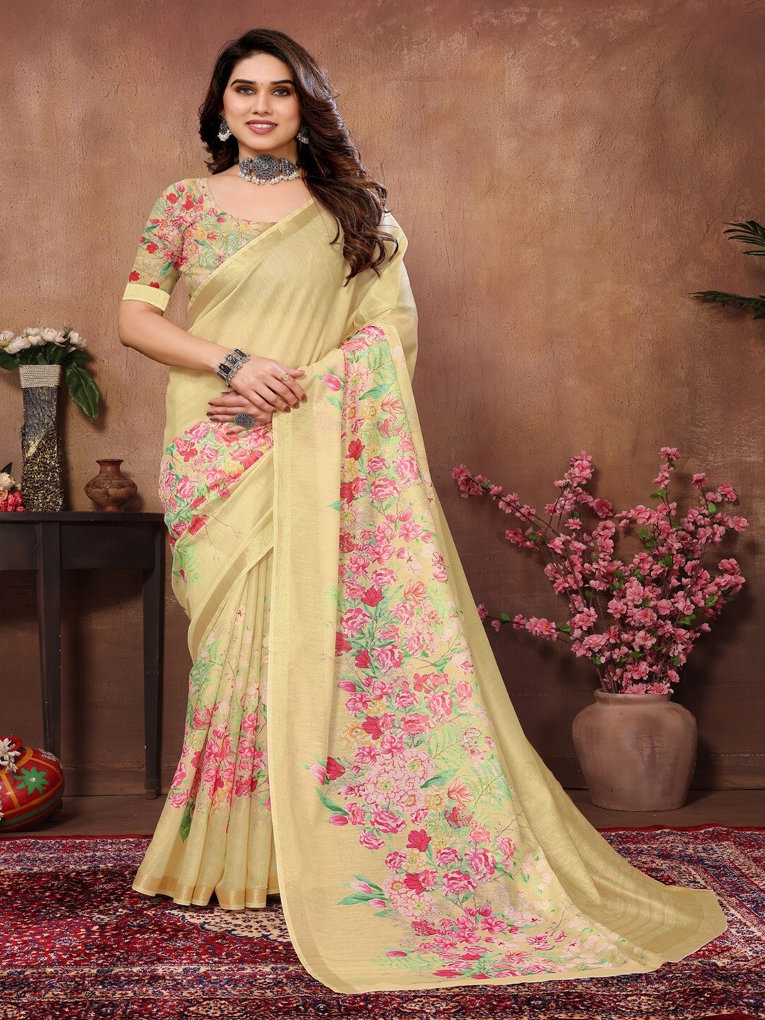 

ARYZE Floral Printed Zari Silk Blend Saree, Yellow