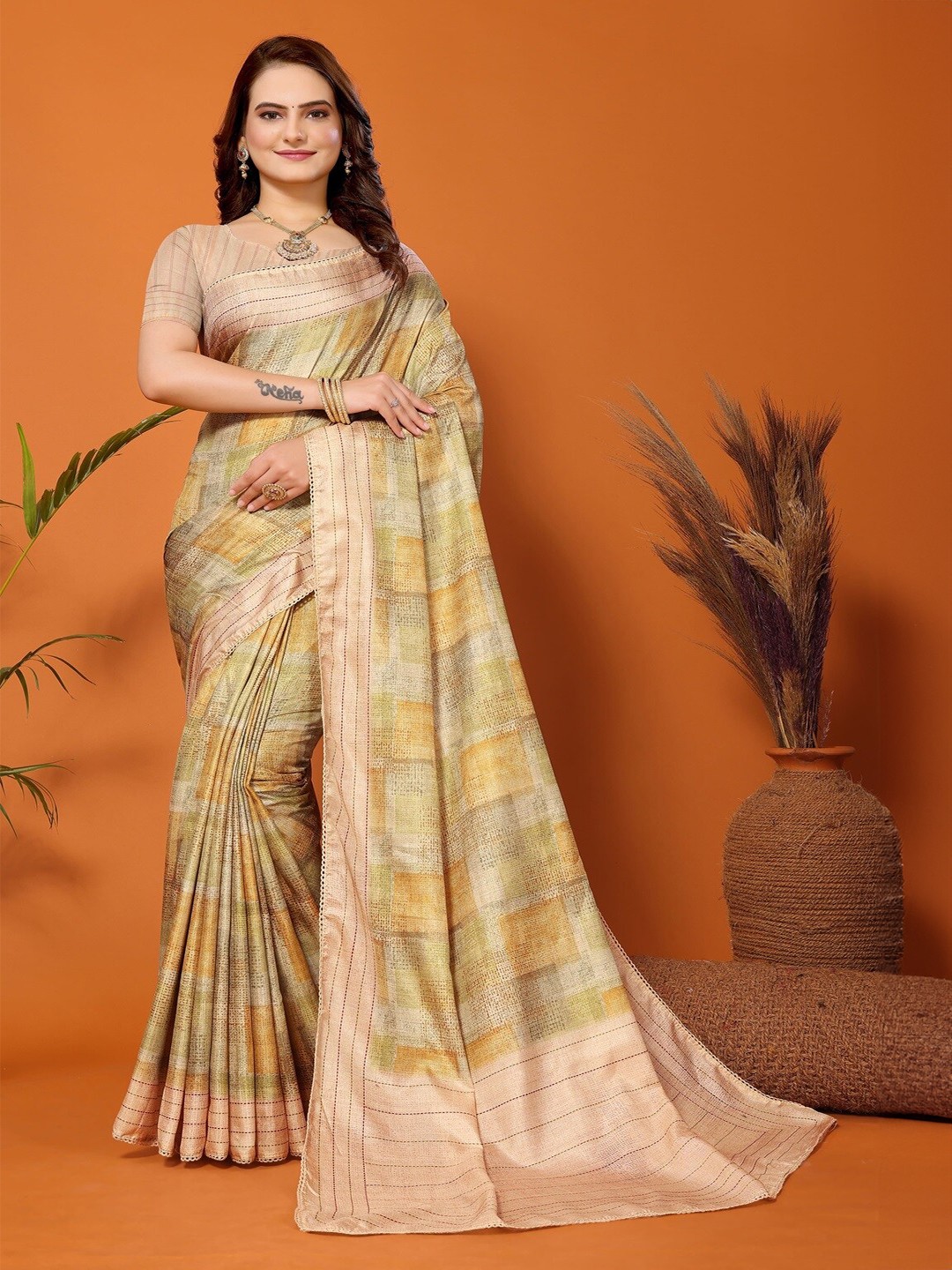 

ARYZE Silk Blend Saree, Cream
