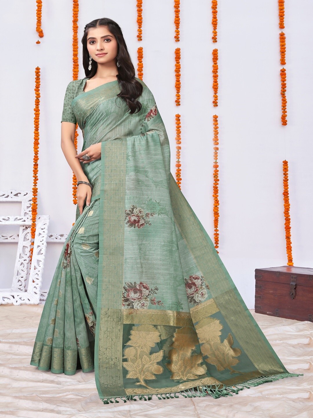 

ARYZE Floral Zari Silk Blend Saree, Green