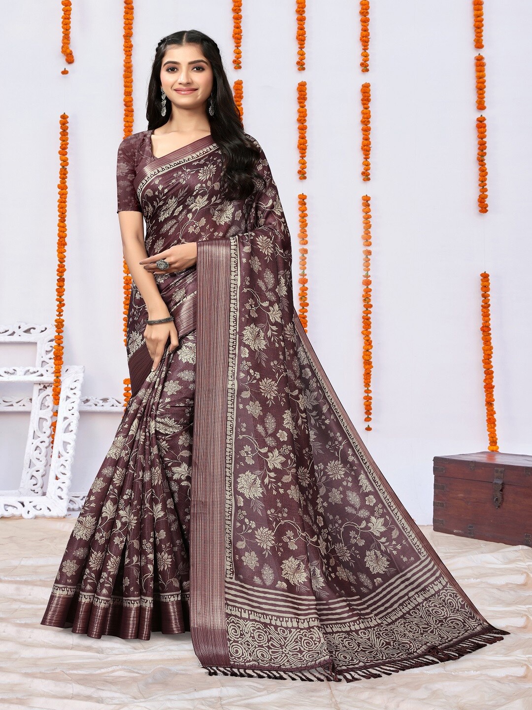 

ARYZE Floral Saree, Maroon