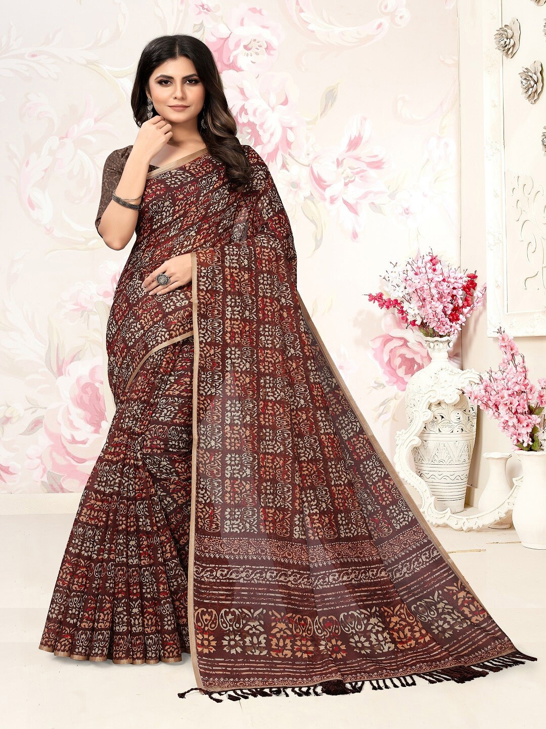 

ARYZE Floral Zari Silk Blend Saree, Brown