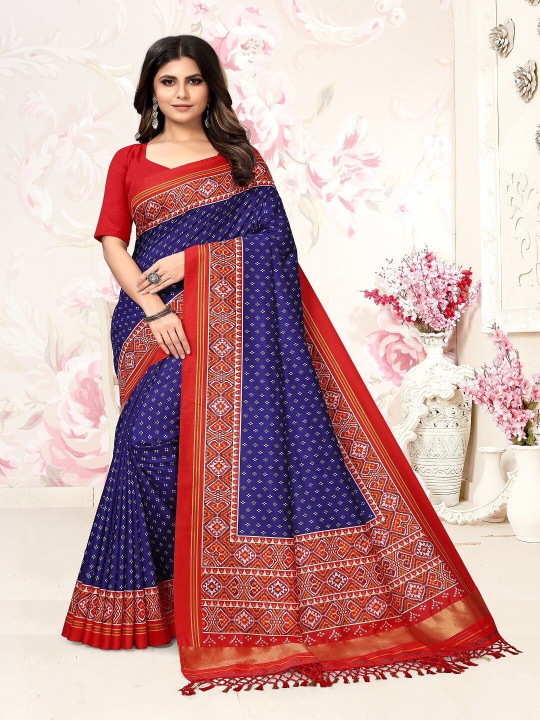 

ARYZE Ethnic Motifs Zari Silk Blend Saree, Navy blue