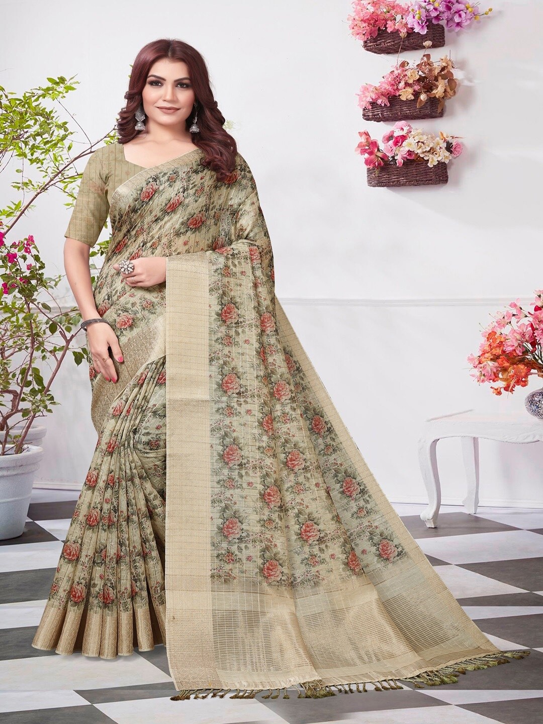

ARYZE Floral Zari Silk Blend Saree, Cream