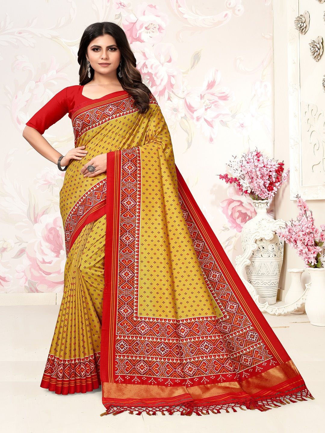 

ARYZE Ethnic Motifs Zari Silk Blend Saree, Mustard