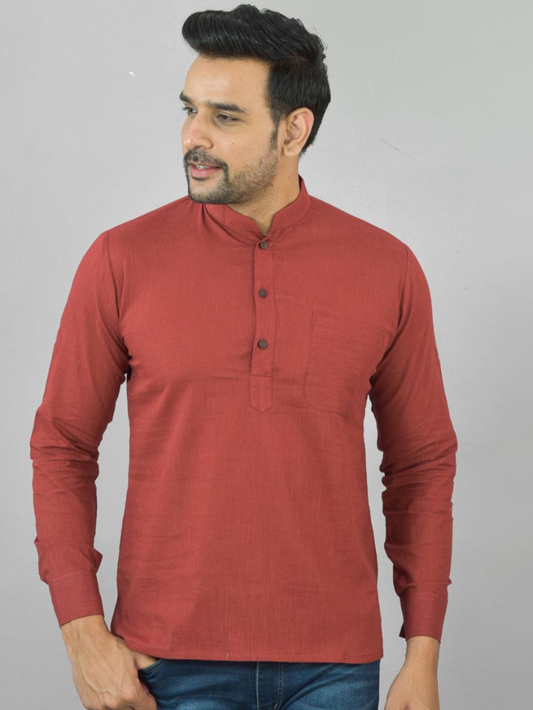 

Navyas Fashion Mandarin Collar Long Roll-Up Sleeves Straight Cotton Kurta, Maroon