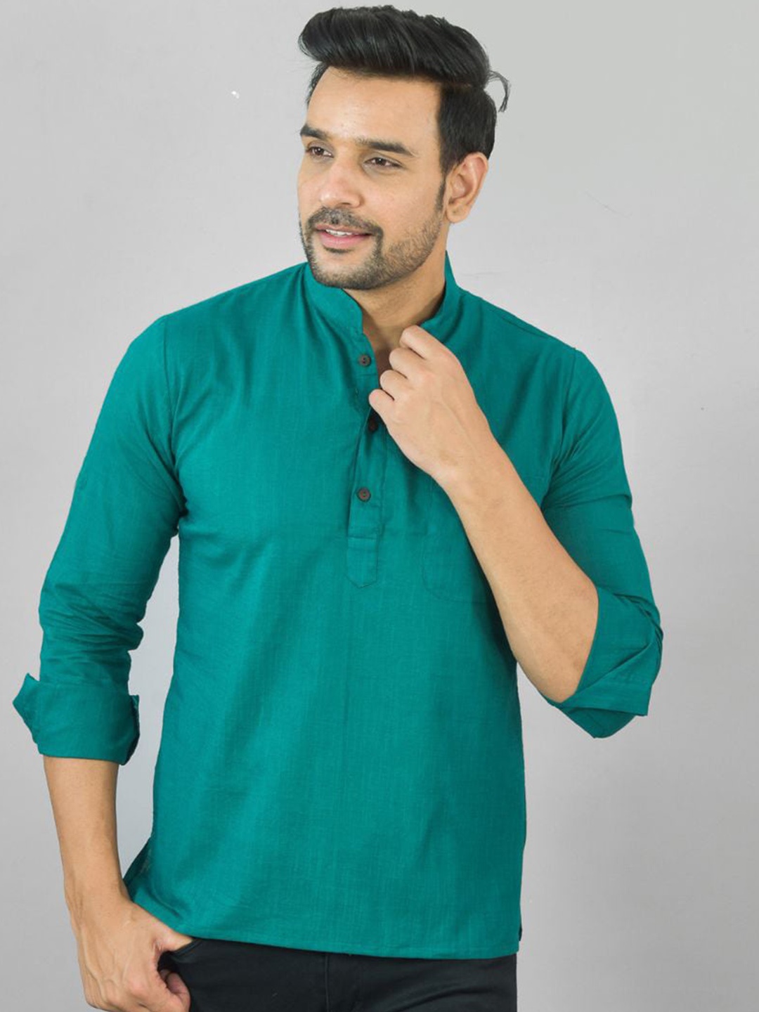 

Navyas Fashion Mandarin Collar Cotton Straight Short Kurta, Green