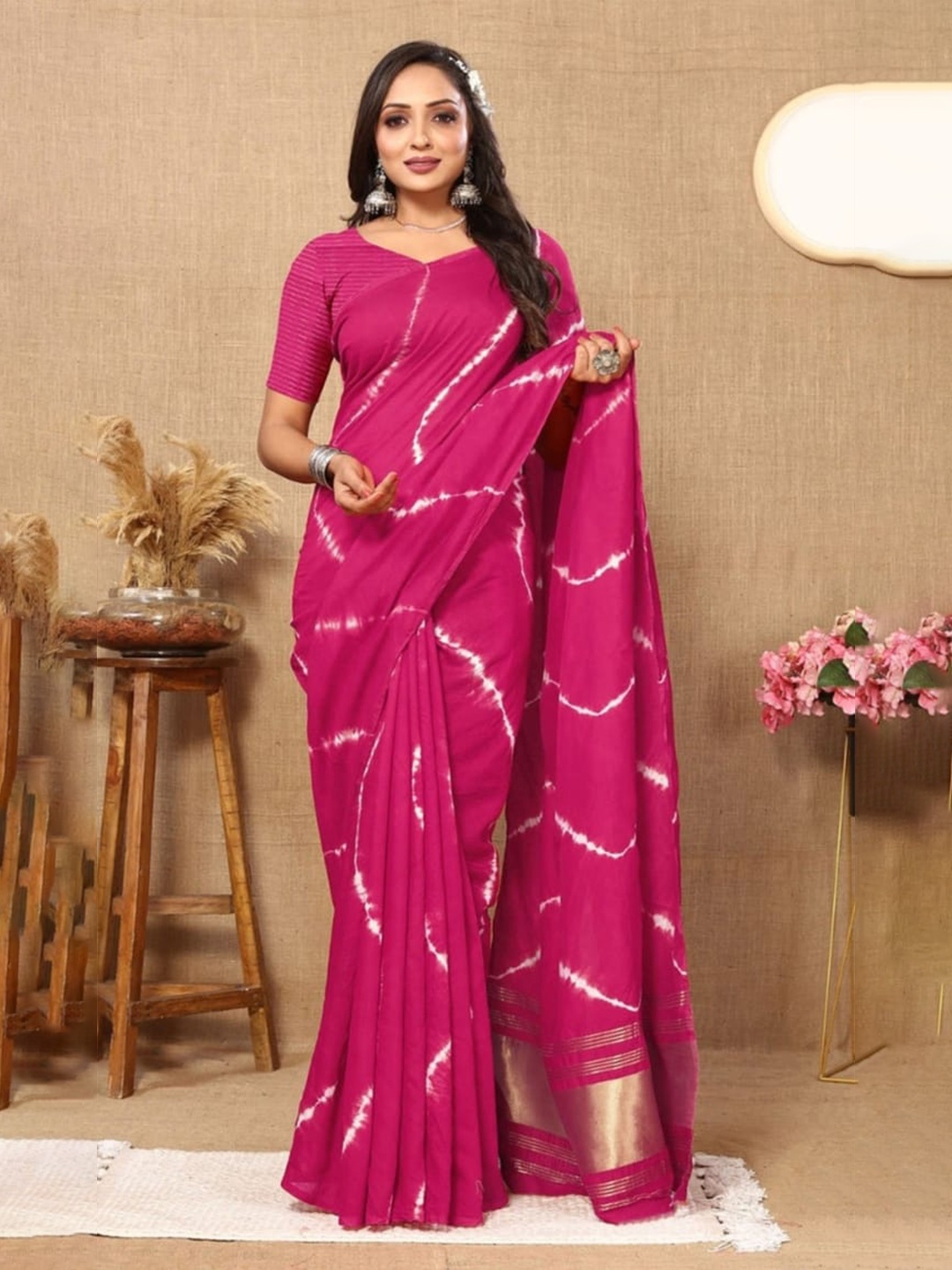 

Pemal Designer Leheriya Zari Cotton Blend Saree, Pink