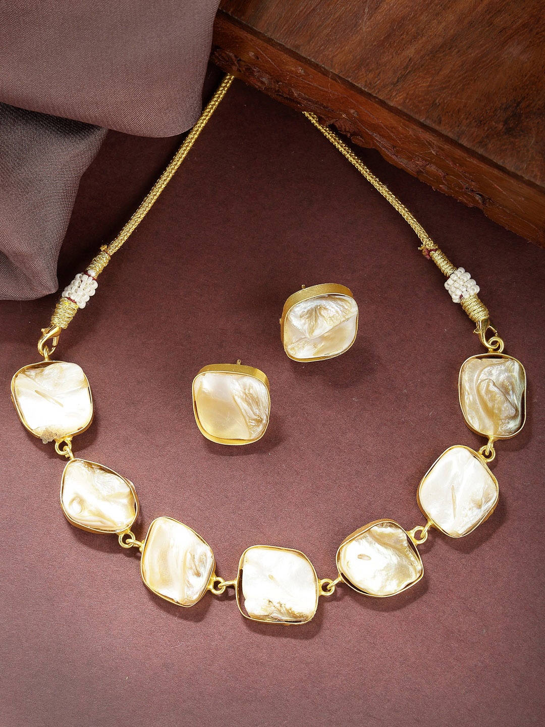 

NVR Gold-Plated Stone Studded Pearl-Beaded Jewellery Set