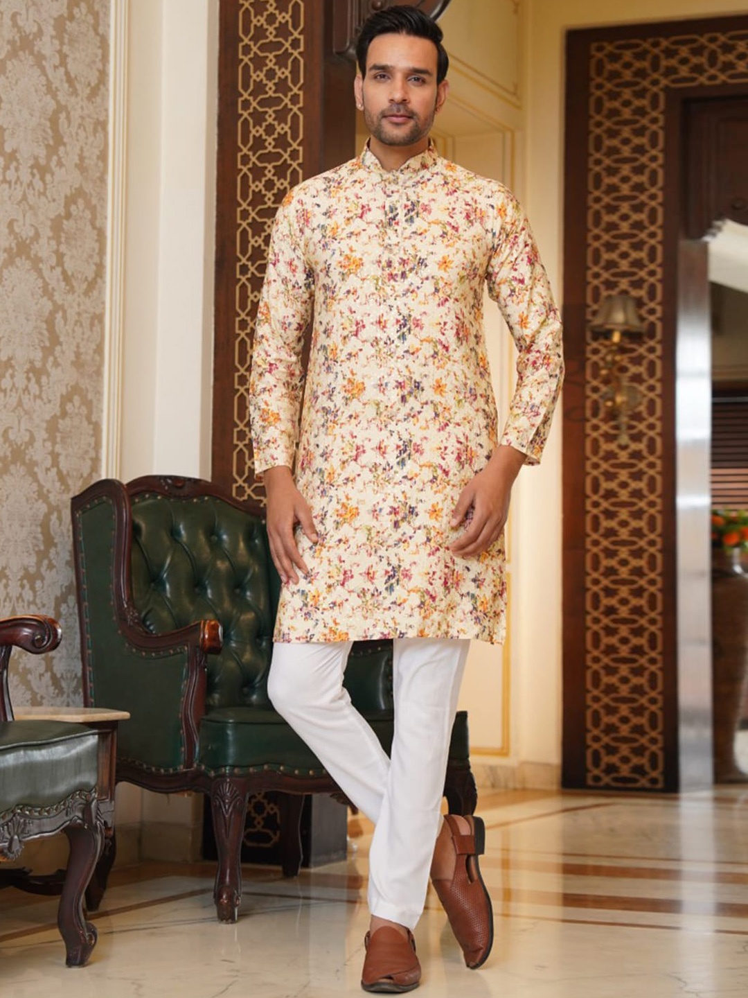 

Aanys Culture Floral Printed Mandarin Collar Straight Kurta, Beige