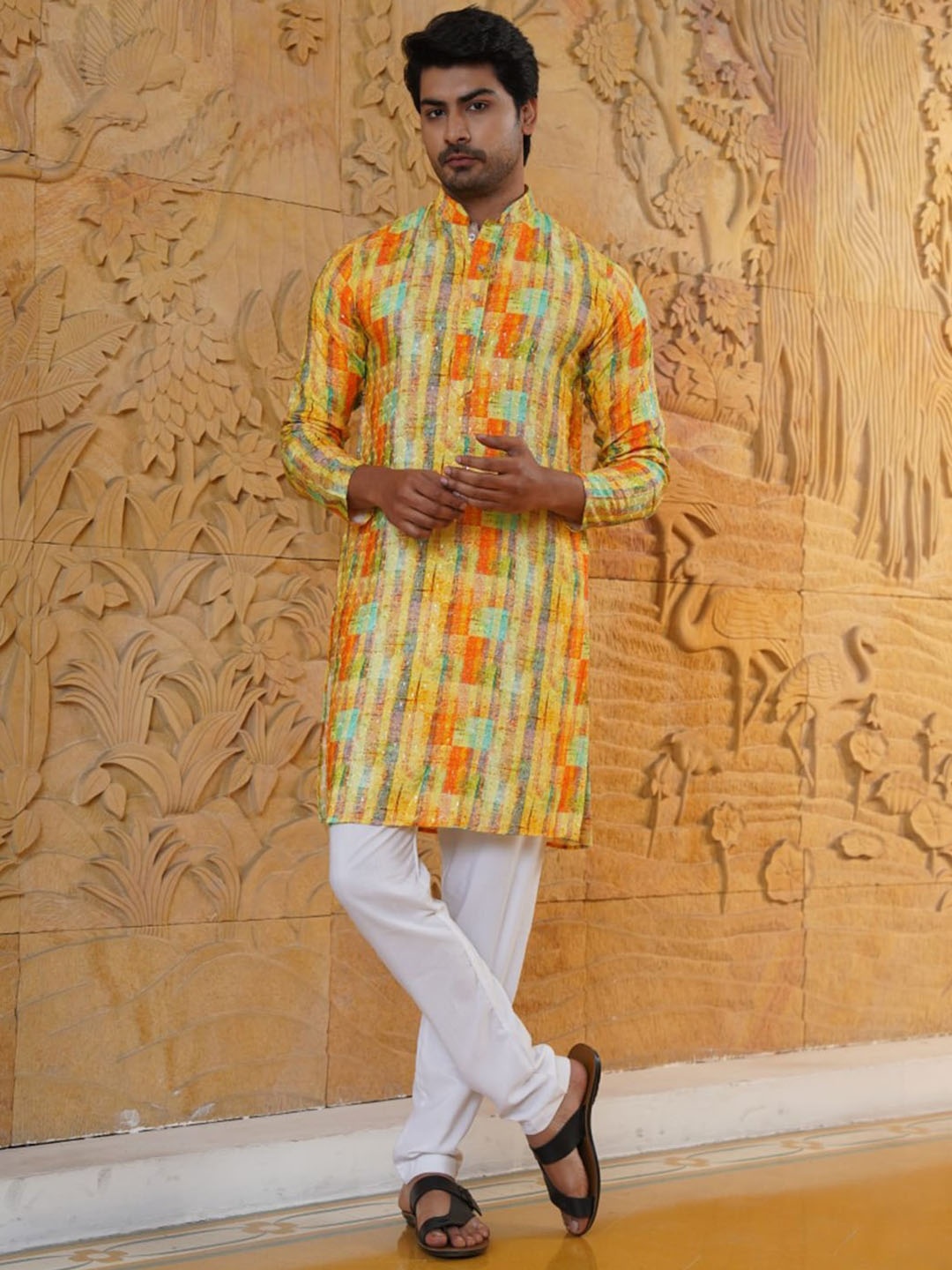 

Aanys Culture Printed Mandarin Collar Straight Kurta, Yellow