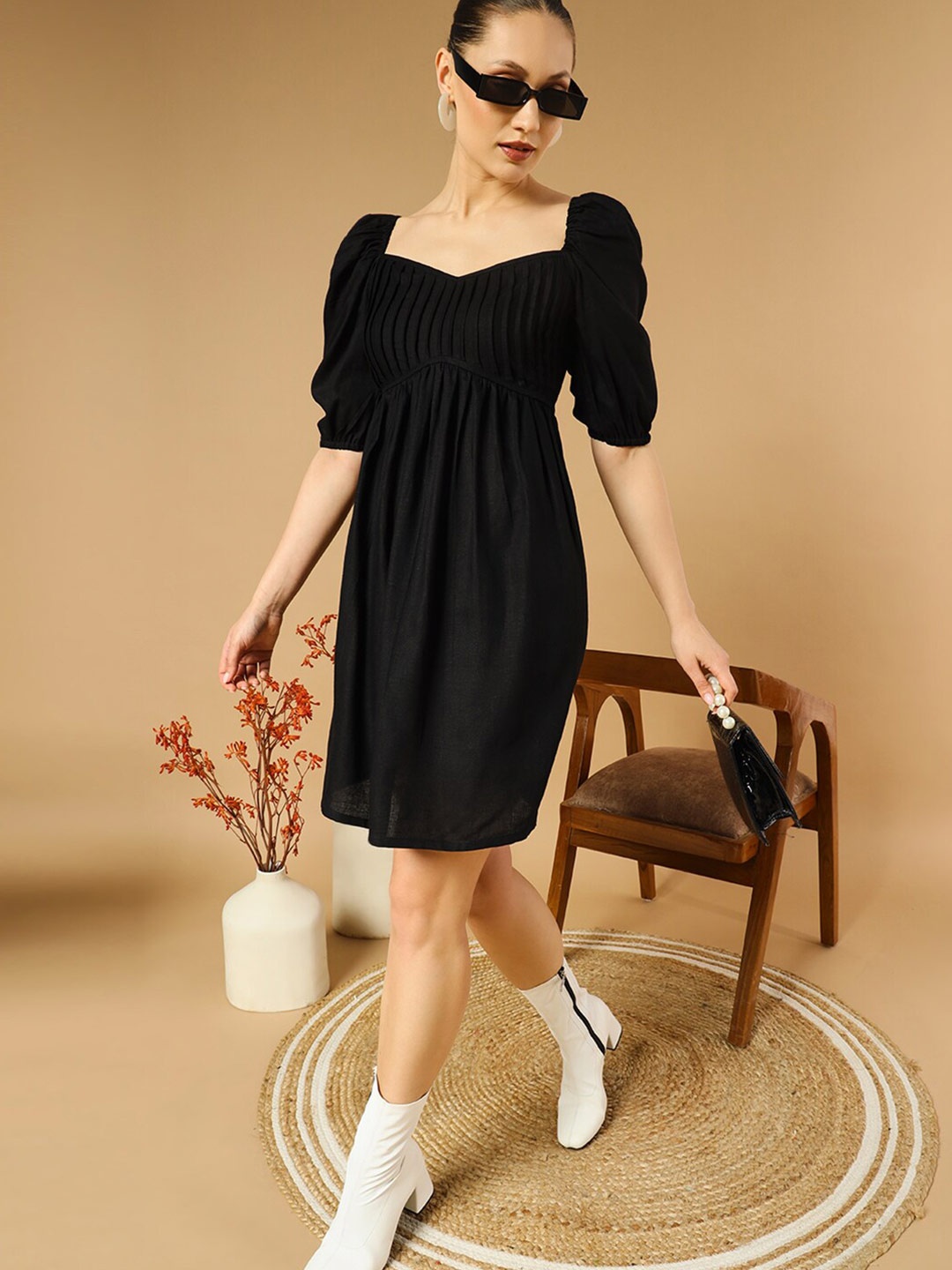 

WoowZerz Sweetheart Neck Puff Sleeves Gathered Cotton A-Line Dress, Black