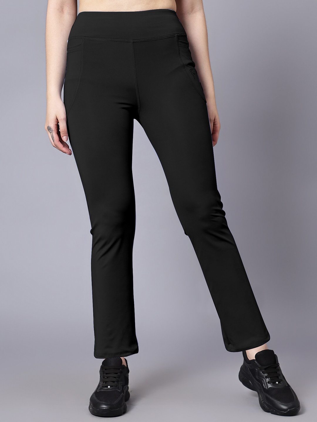 

DIAZ Women Solid Treggings, Black