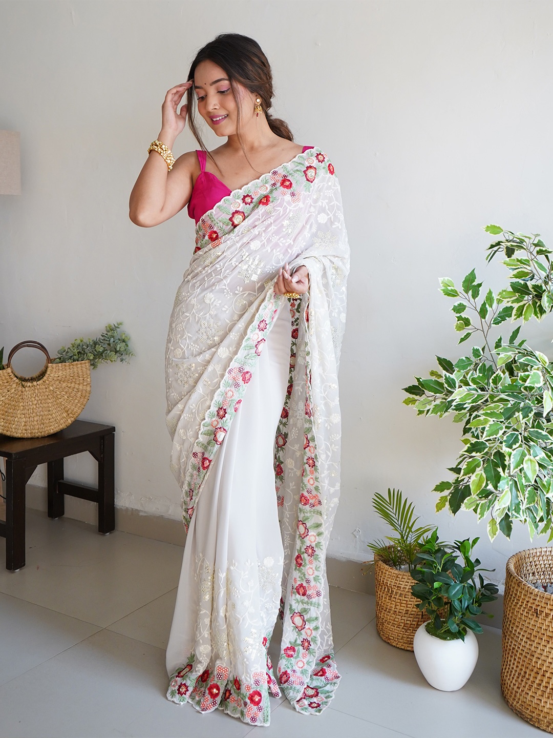 

SAREESBYCHIRAG Floral Sequinned Pure Georgette Saree, White