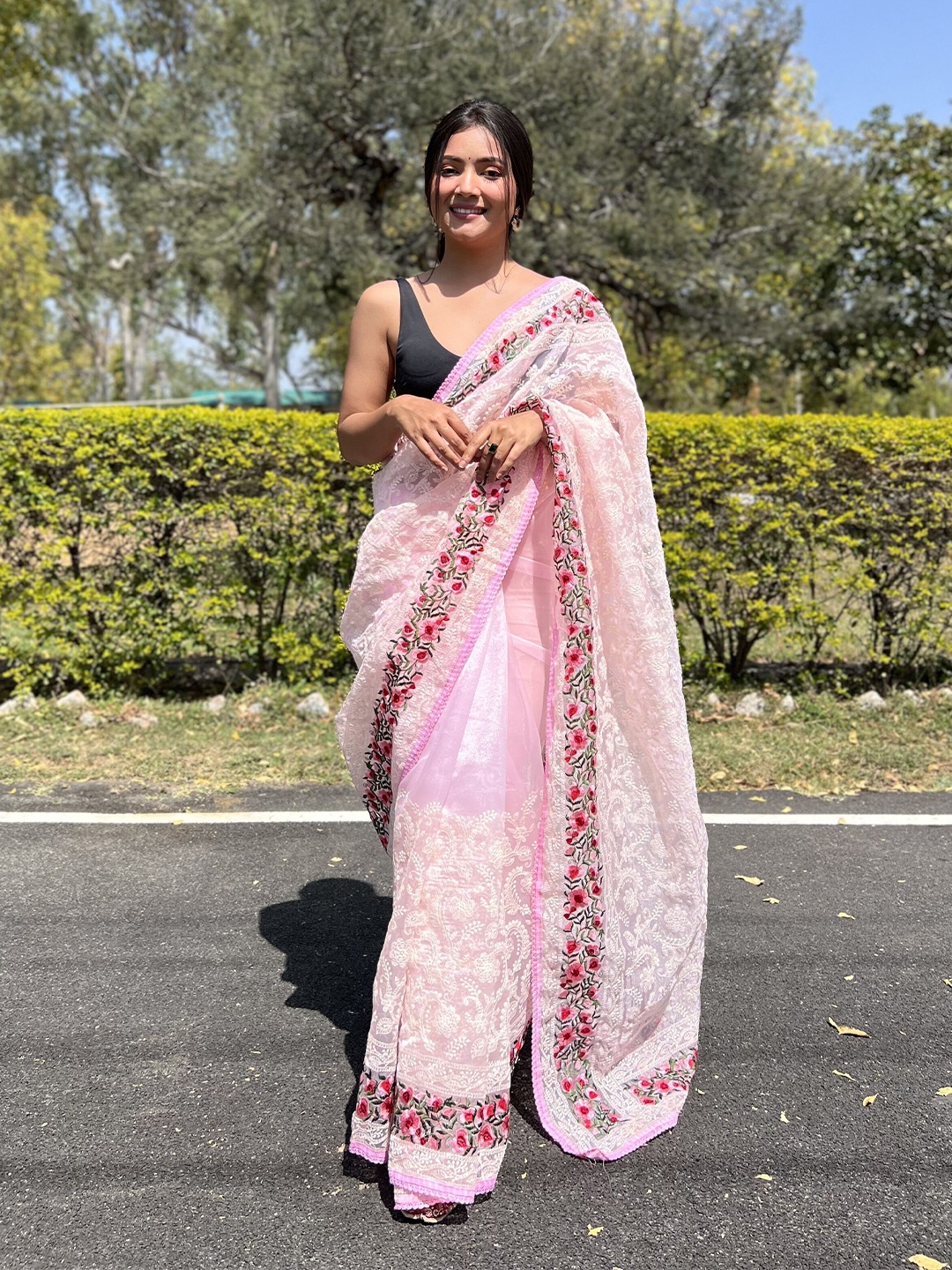 

SAREESBYCHIRAG Floral Organza Saree, Pink