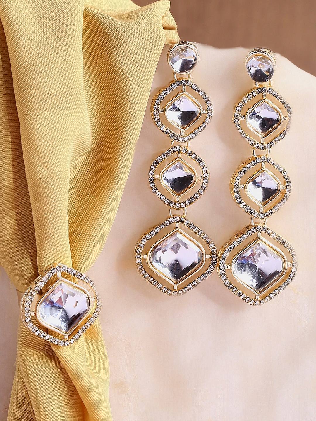 

OOMPH Kundan Finger Ring and Earrings, Gold