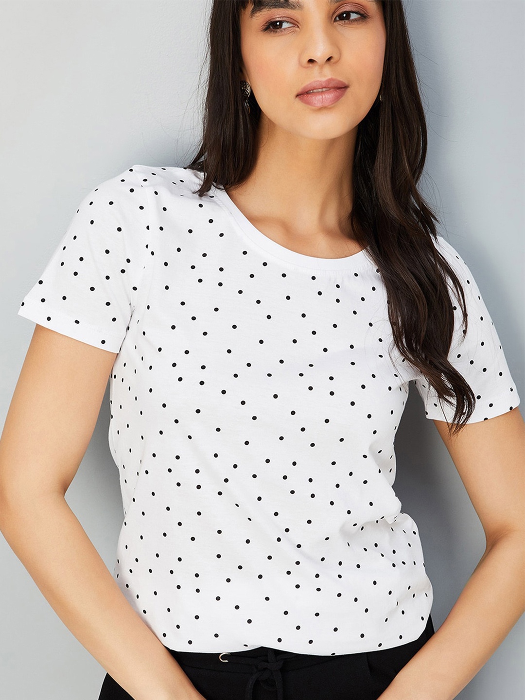 

max Women Round Neck Printed Monochrome Cotton T-shirt, White