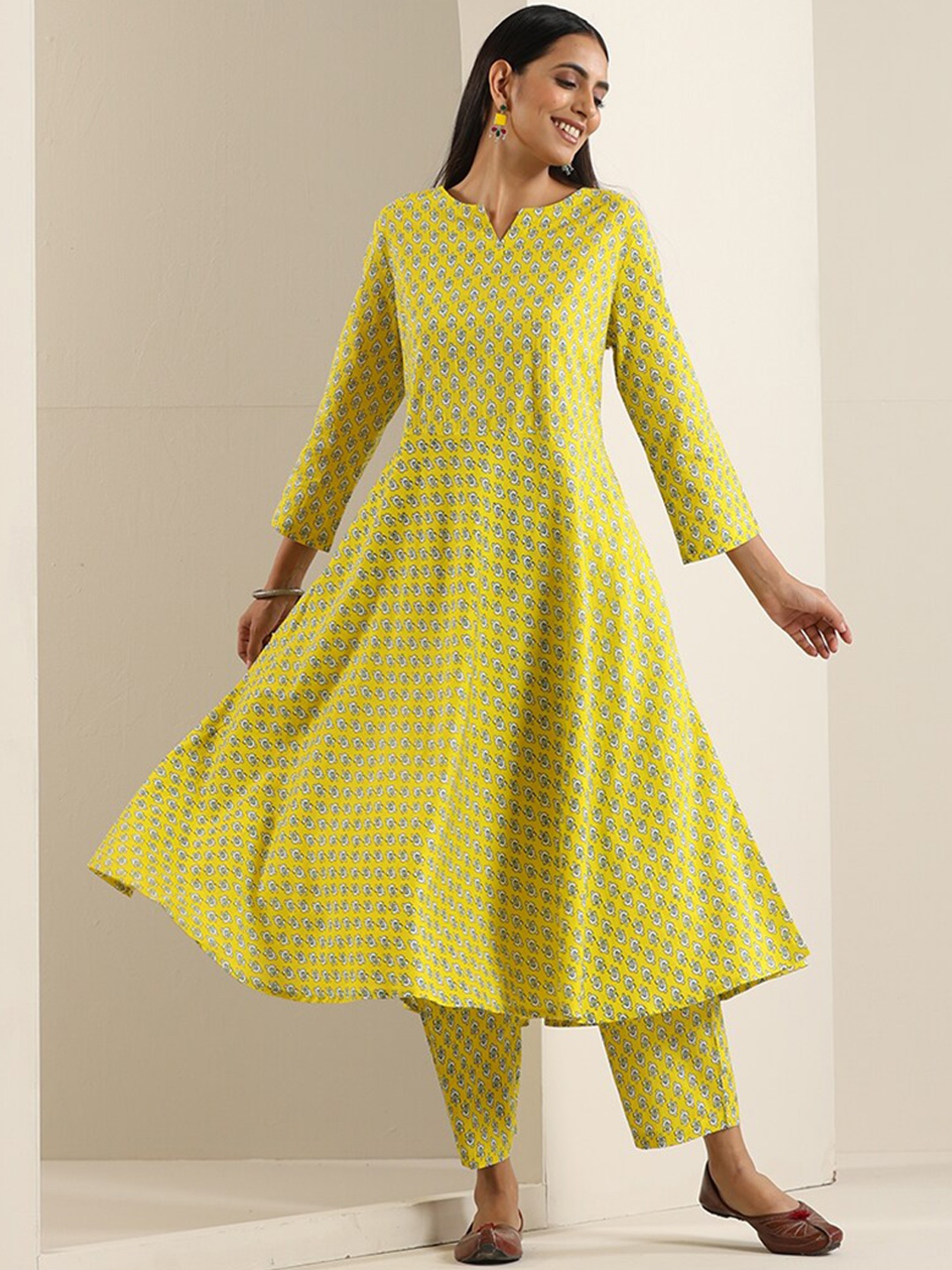 

indy Raaga Floral Printed Regular Pure Cotton Kurta with Trousers, Yellow