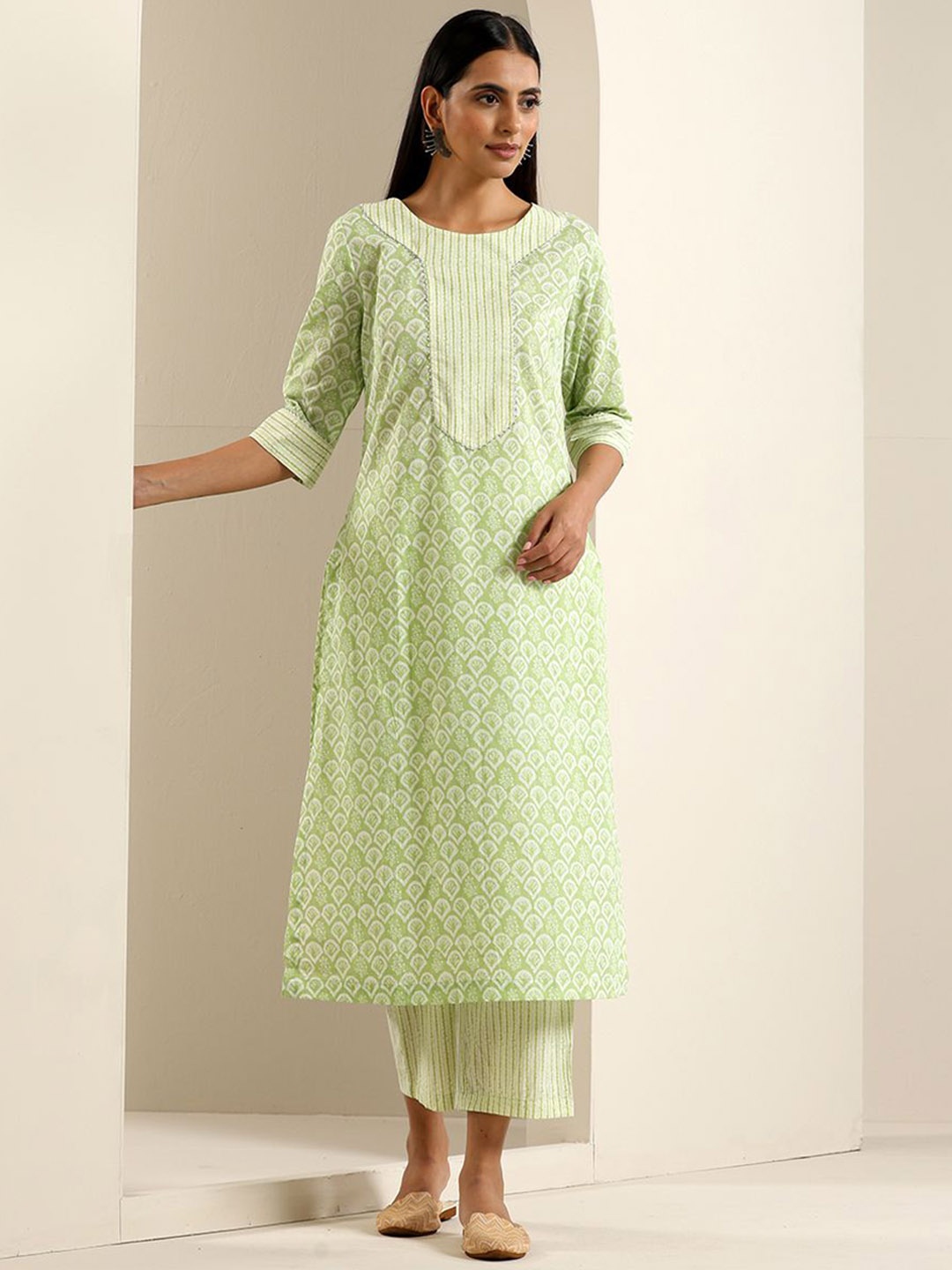 

indy Raaga Ethnic Motifs Printed Pure Cotton Straight Kurta With Palazzos, Sea green