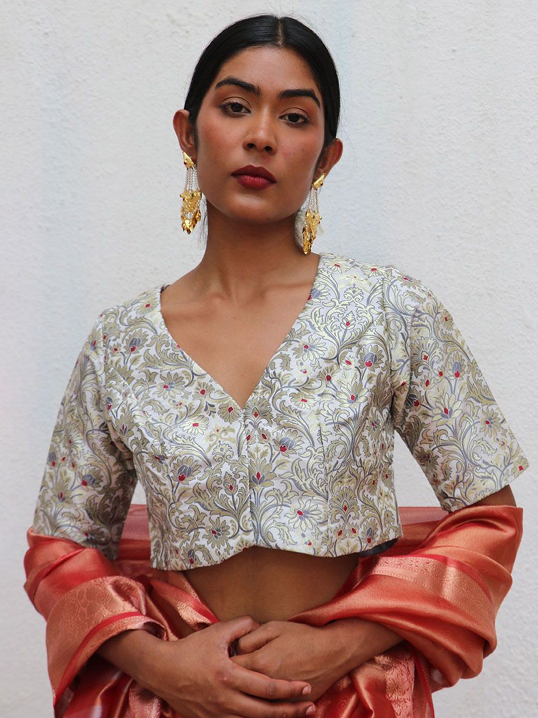 

Chidiyaa Floral Woven Design Brocade Saree Blouse, Silver
