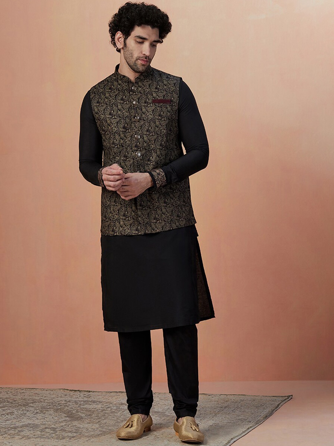 

Manyavar Ethnic Motifs Printed Straight Kurta With Churidar With Jacket, Brown