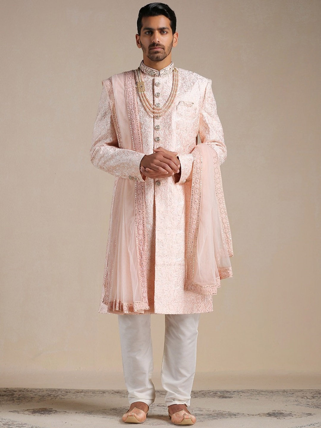 

Manyavar Men Embroidered Mandarin Collar Sherwani Set, Peach