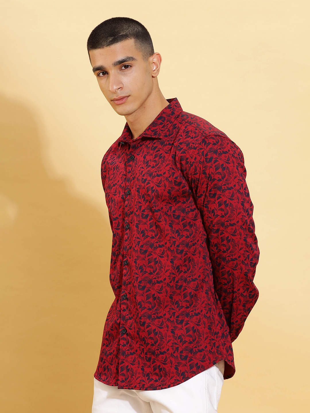 

HERE&NOW Slim Fit Floral Printed Spread Collar Long Sleeves Cotton Casual Shirt, Red