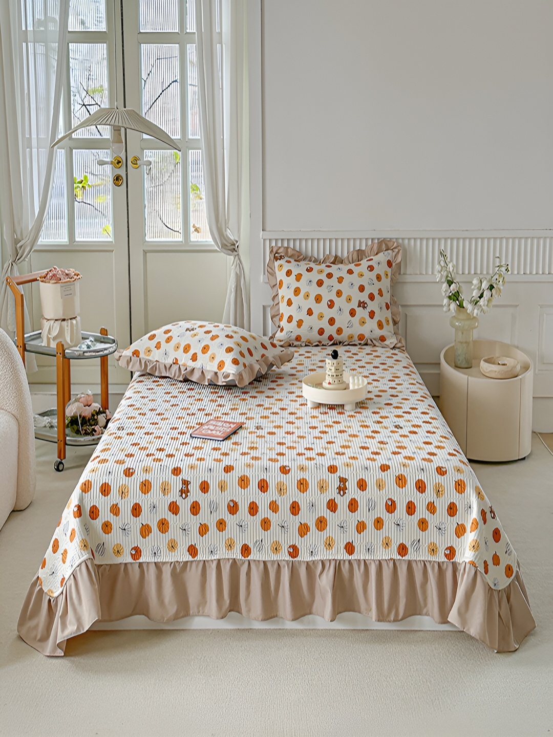 

JC HOME White & Orange Printed 162 TC Double King Bed Cover With 2 Pillow Covers