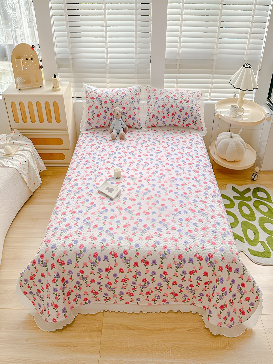 

JC HOME White & Blue 3 Pieces Floral Printed TC 128 Double King Bed Cover & Pillow Covers