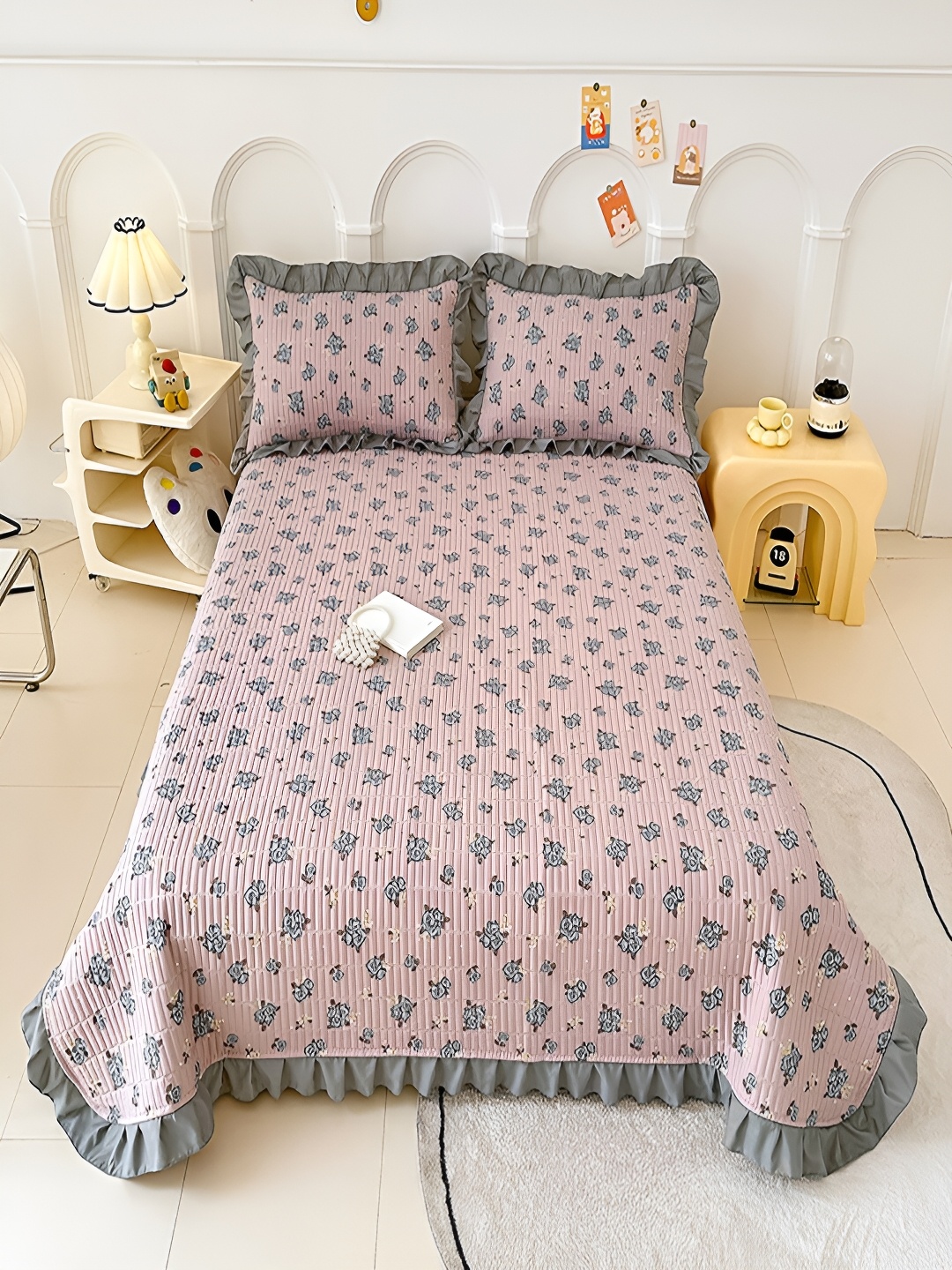 

JC HOME Pink & Green Printed 162TC Double King Bed Cover With 2 Pillow Covers