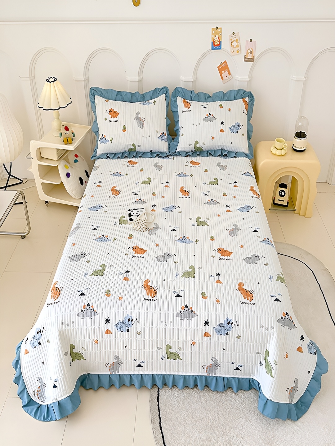 

JC HOME White & Blue Conversational 162 TC Double Queen Bed Cover & 2 Pillow Covers