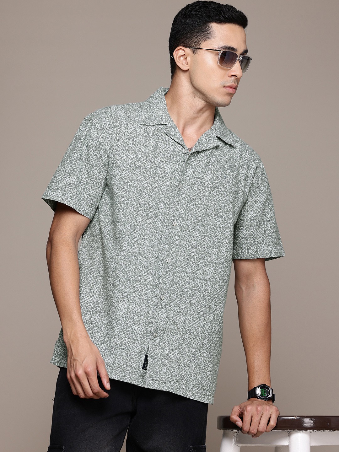 

The Roadster Lifestyle Co. Men Opaque Printed Casual Shirt, Grey
