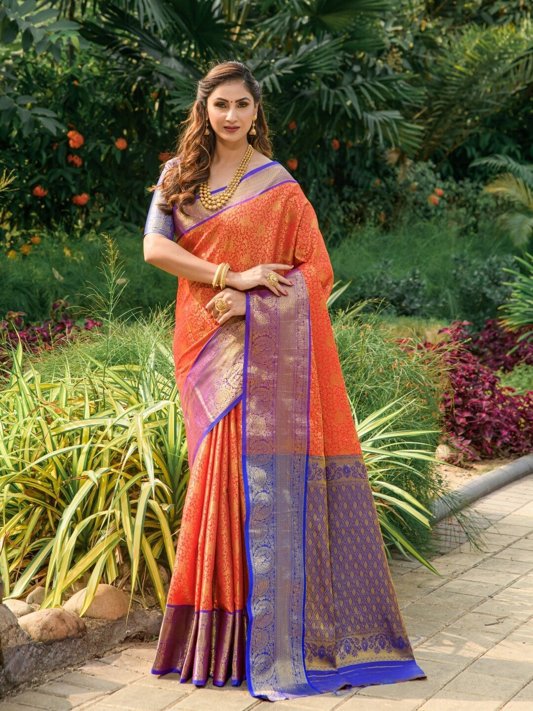 

SGF11 Woven Design Zari Art Silk Kanjeevaram Saree, Red