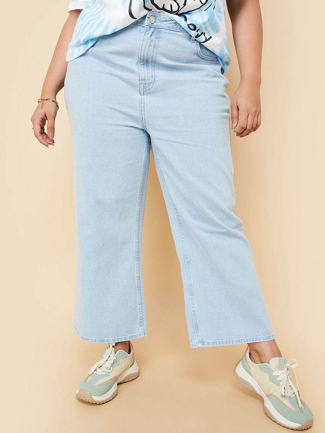 

max Women Clean Look Mid Rise Regular Fit Cotton Jeans, Blue