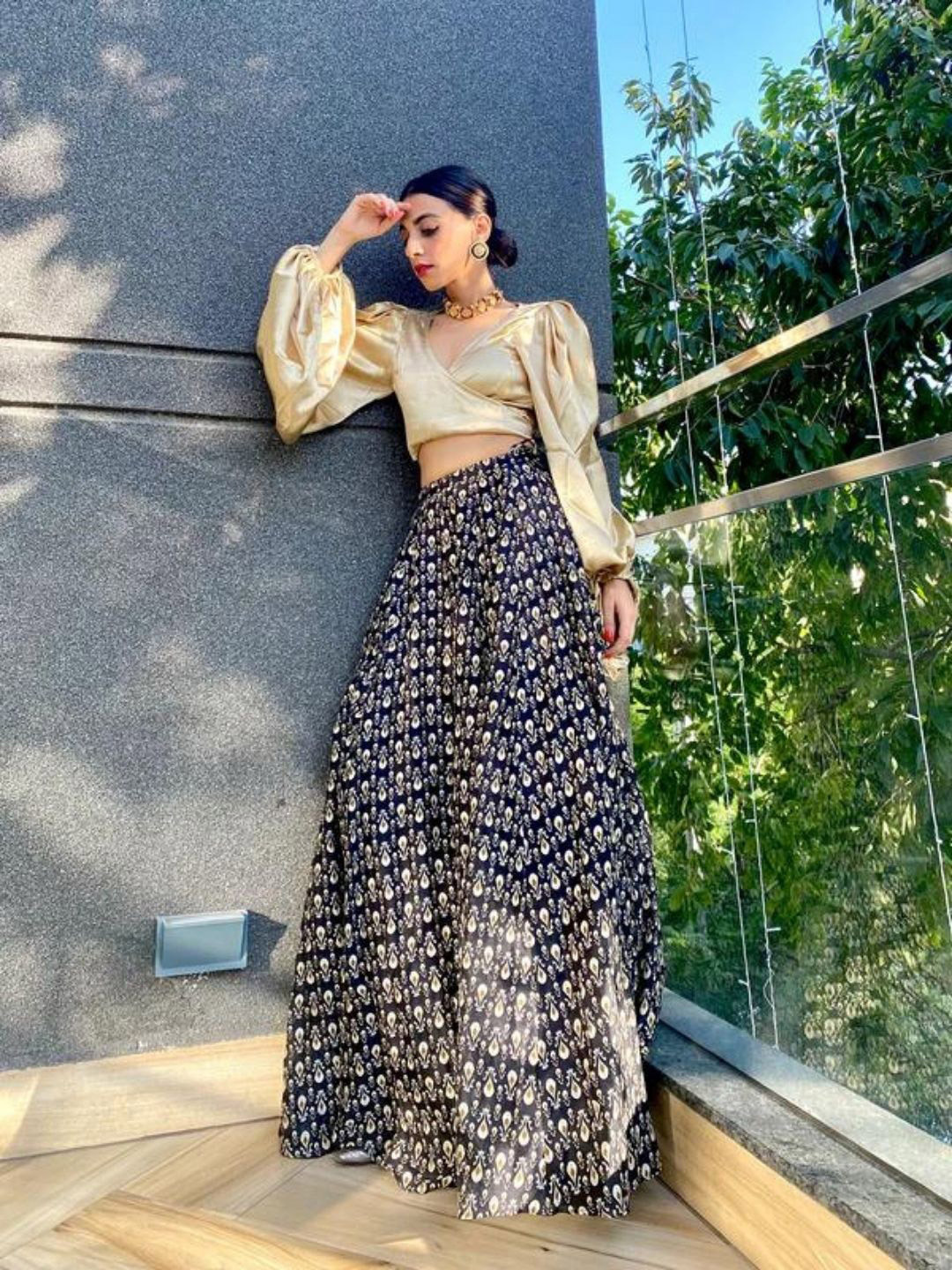 

HEY MISSY V-Neck Cuffed Sleeves Satin Wrap Crop Top, Gold