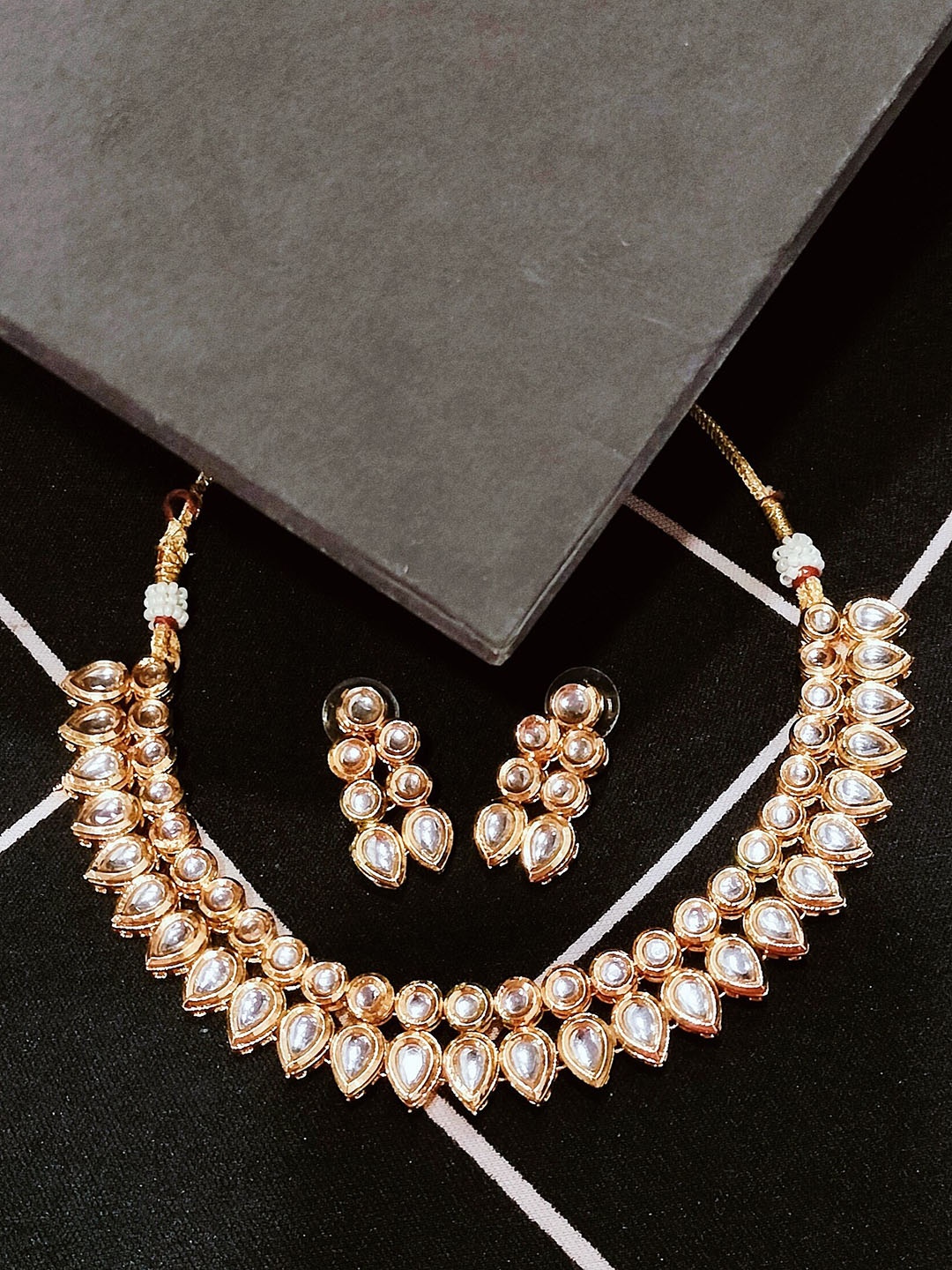 

FEMMIBELLA Gold-Plated Kundan Stones Studded Necklace And Earrings