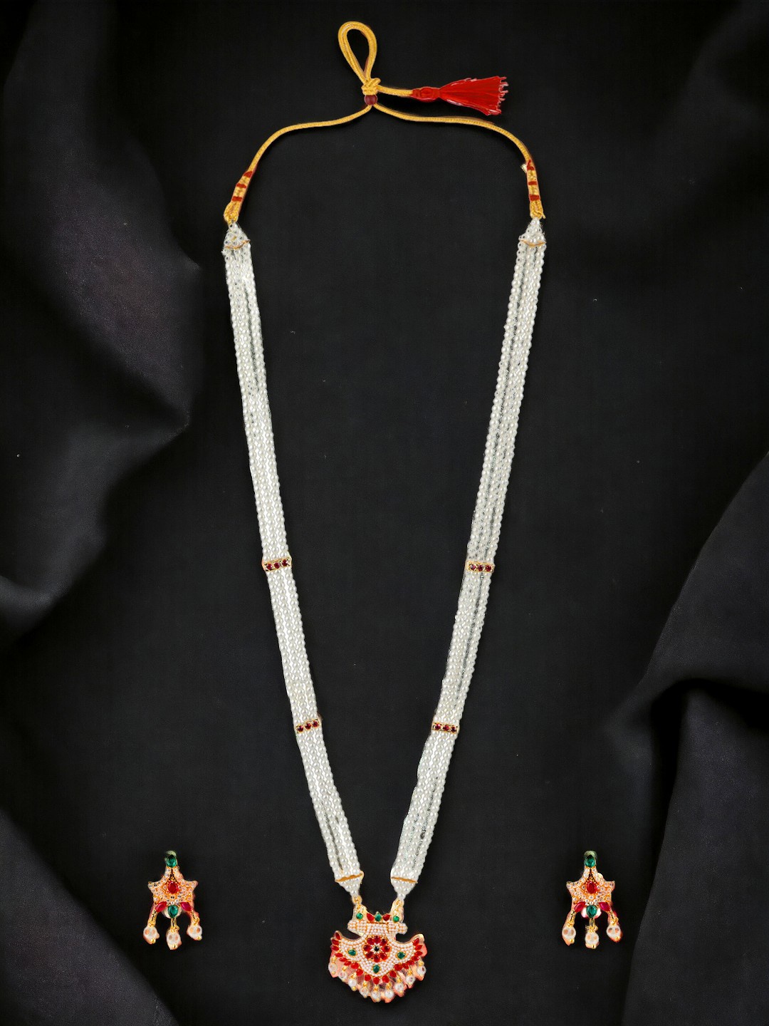 

FEMMIBELLA Gold-Plated Stones Studded & Beaded Necklace And Earrings