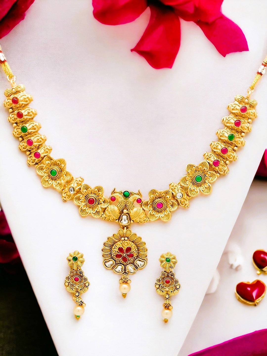 

FEMMIBELLA Gold-Plated Kundan Stones Studded & Pearls Beaded Floral Jewellery Set