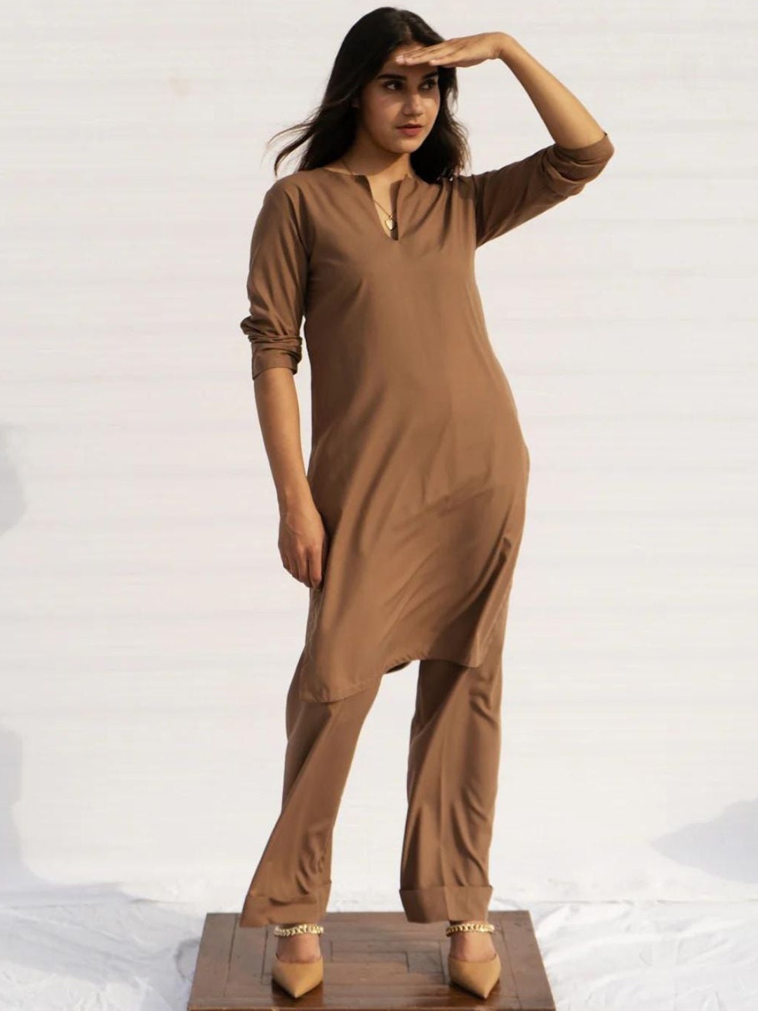 

HEY MISSY Women Solid Regular Kurta with Trousers, Brown