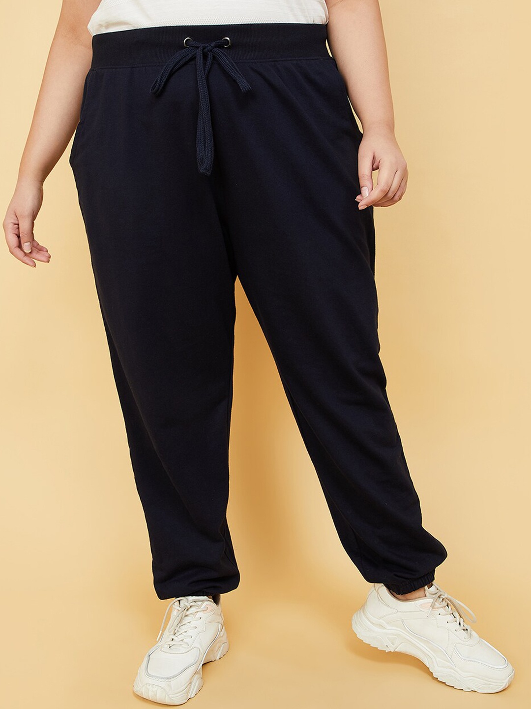 

max Women Plus Size Mid-Rise Track Pants, Navy blue