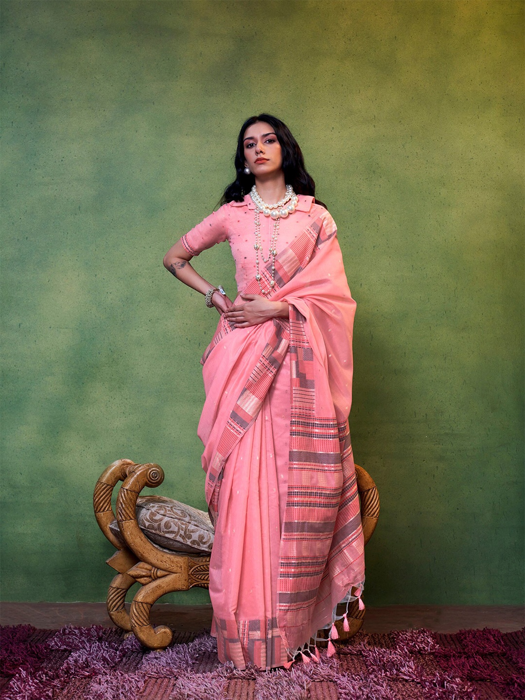 

elora Woven Design Saree, Pink