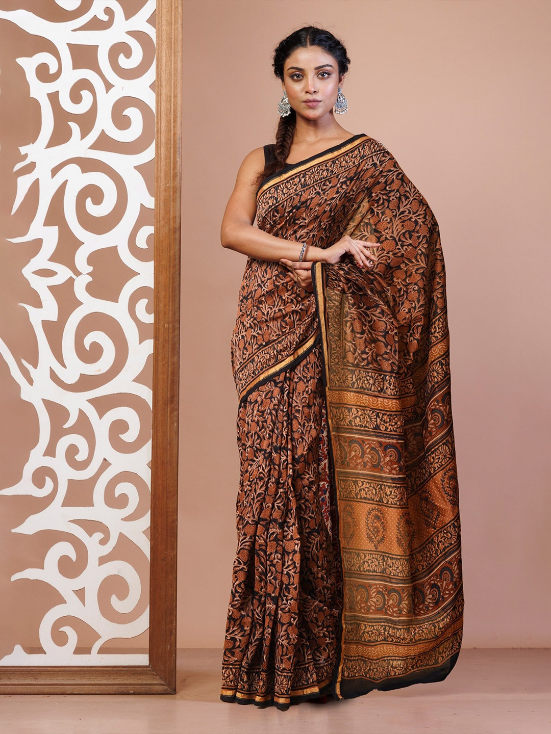 

Unnati Silks Ethnic Motifs Zari Silk Cotton Handloom Chanderi Saree, Black